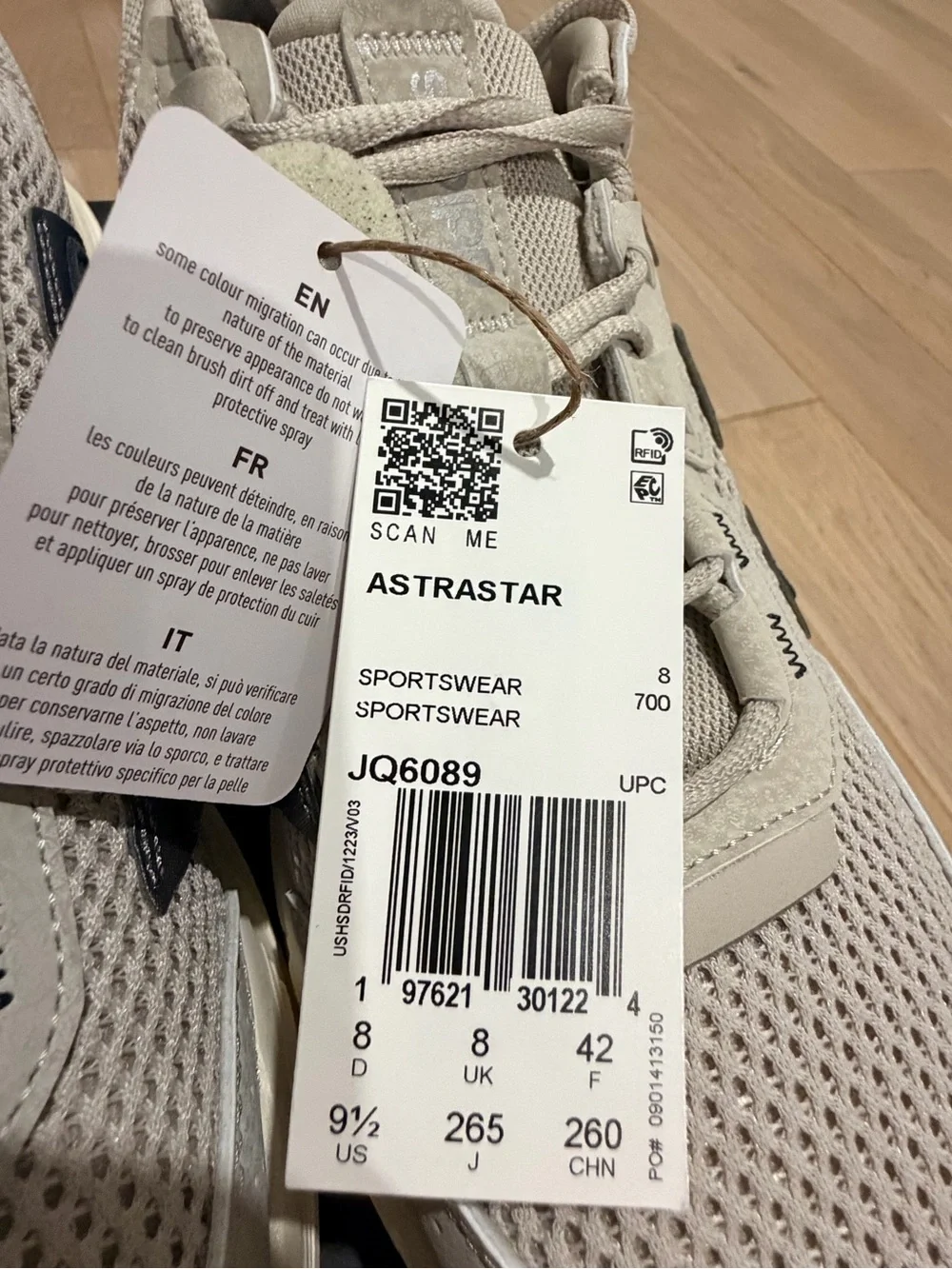 9.5M - Adidas Men’s Astrastar Light Gray Mesh Casual Sneakers with cloudfoam!!